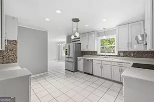 5157 Lakesprings Dr, Atlanta, GA 30338 - Photo 17