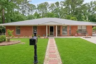 1001 Poppell Dr, Darien, GA 31305 - Photo 1
