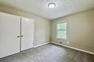 323 Park Ridge Ct, Riverdale, GA 30274 - Photo 13
