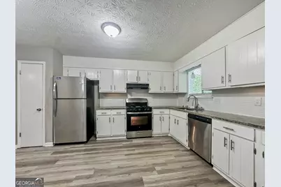 323 Park Ridge Court, Riverdale, GA 30274 - Photo 5