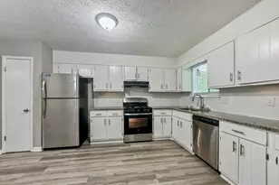 323 Park Ridge Ct, Riverdale, GA 30274 - Photo 5