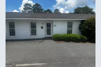 803 Hillcrest Parkway, Dublin, GA 31021 - Photo 1