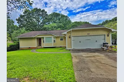 120 Aspen Lake Drive E, Newnan, GA 30263 - Photo 1