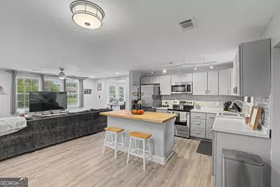 212 Chatham Villa Drive, Garden City, GA 31408 - Photo 9