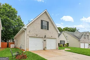 516 Gonzaga Cir, Hampton, GA 30228 - Photo 3