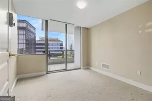 700 Park Regency Pl NE, Atlanta, GA 30326 - Photo 15