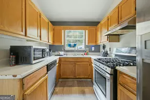7106 Oakwood Cir, Rex, GA 30273 - Photo 7