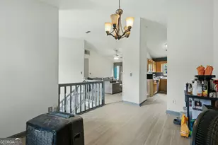 7106 Oakwood Cir, Rex, GA 30273 - Photo 5