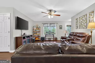 55 Edgewater Dr, Griffin, GA 30223 - Photo 5