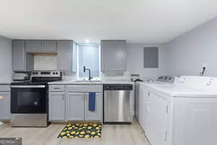 537 W Lake Ave NW, Atlanta, GA 30318 - Photo 25