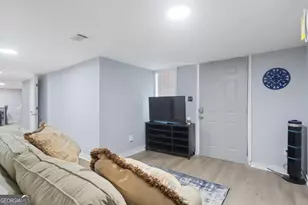 537 W Lake Ave NW, Atlanta, GA 30318 - Photo 19