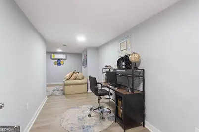 537 W Lake Avenue NW, Atlanta, GA 30318 - Photo 21