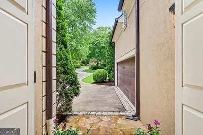 525 Avignon Court, Sandy Springs, GA 30350 - Photo 3