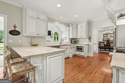 525 Avignon Court, Sandy Springs, GA 30350 - Photo 11