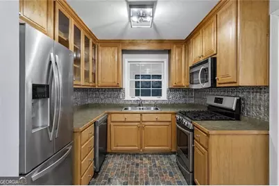 100 NW La-Rue Place, Atlanta, GA 30327 - Photo 9