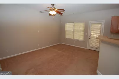 6956 Rogers Point, Lithonia, GA 30058 - Photo 7