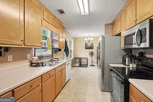 513 Wylderose Ln, Locust Grove, GA 30248 - Photo 9
