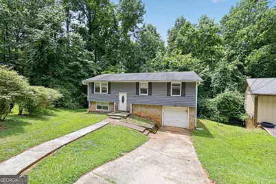 6108 Cherokee Valley Way, Lithonia, GA 30058 - Photo 9