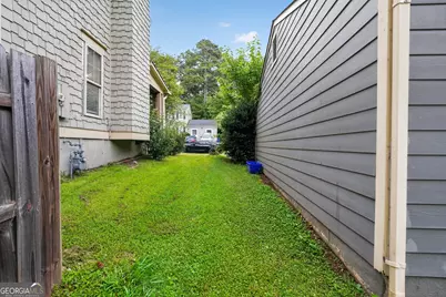 585 Woodcrest Manor Drive, Stone Mountain, GA 30083 - Photo 5