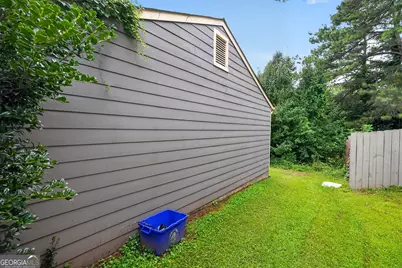 585 Woodcrest Manor Drive, Stone Mountain, GA 30083 - Photo 3