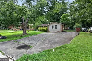 3013 Orbit Cir, Ellenwood, GA 30294 - Photo 3