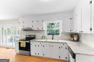 102 Hillridge Dr, Warner Robins, GA 31088 - Photo 9