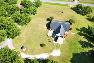 2402 Zoar Rd, Baxley, GA 31513 - Photo 9