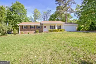 335 Kelly Dr, Fayetteville, GA 30214 - Photo 1