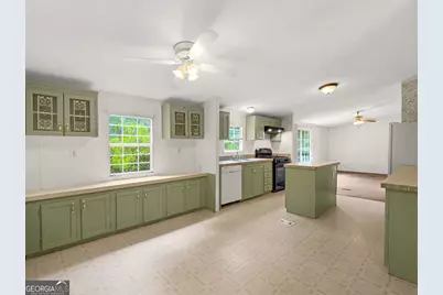 141 Gamecock Way, Barnesville, GA 30204 - Photo 11