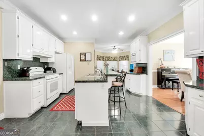 561 Harbour Shores Drive, Jackson, GA 30233 - Photo 21