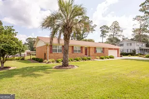 3113 Southwood Dr, Waycross, GA 31503 - Photo 3