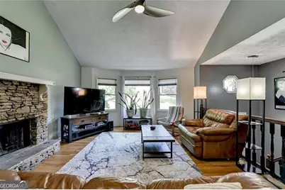 6224 Ivy Springs Drive, Flowery Branch, GA 30542 - Photo 3