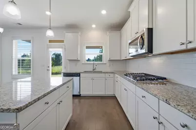 1221 Hawthorne Circle, Madison, GA 30650 - Photo 11