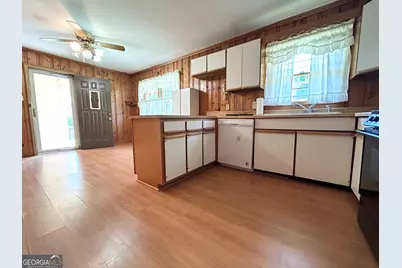 1306 Greenview Drive, Griffin, GA 30224 - Photo 7