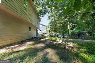 805 Greenhedge Dr, Stone Mountain, GA 30088 - Photo 11