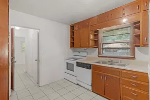 895 Laurel St, Forest Park, GA 30297 - Photo 5