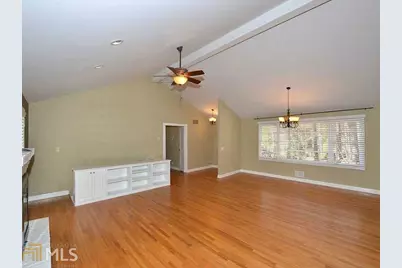 1019 Crane Road NE, Atlanta, GA 30324 - Photo 5