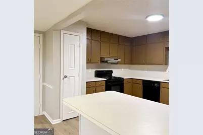 524 Julius Drive, Stone Mountain, GA 30087 - Photo 5