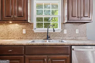 201 Briarwood Cir, Summerville, GA 30747 - Photo 11