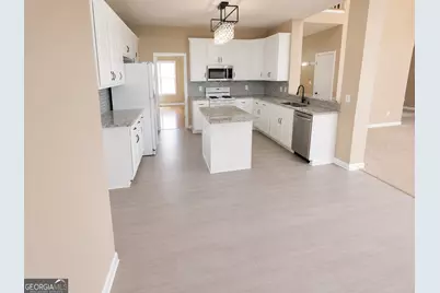 825 Stoneglen Court, McDonough, GA 30252 - Photo 9
