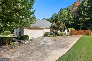 368 Crescent Dr, Newnan, GA 30265 - Photo 3