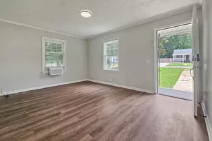 202 White St, Hogansville, GA 30230 - Photo 5
