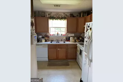 112 Canterbury Court, Jackson, GA 30233 - Photo 5