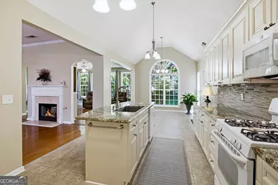 100 Avondale Circle, Newnan, GA 30265 - Photo 17