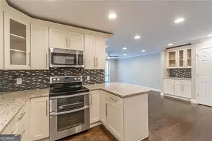 1885 D'Youville Ln, Brookhaven, GA 30341 - Photo 9