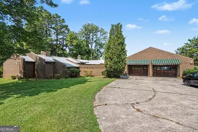 2071 W Hightower Trail, Conyers, GA 30012 - Photo 7