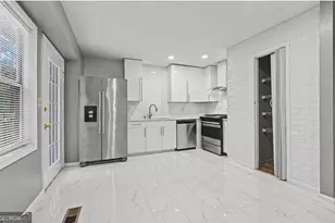 2102 Sandtree Ct SW, Atlanta, GA 30331 - Photo 13