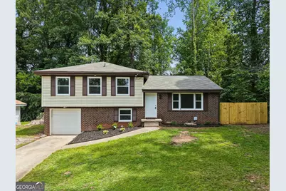 498 Queen Aliese Ln Lane, Jonesboro, GA 30236 - Photo 1