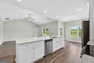 132 Blackmon Rd, Williamson, GA 30292 - Photo 15
