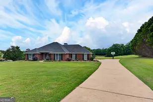 113 Prestwick Dr, Lagrange, GA 30241 - Photo 1